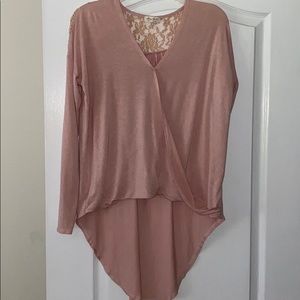 Pink top with lace back szM